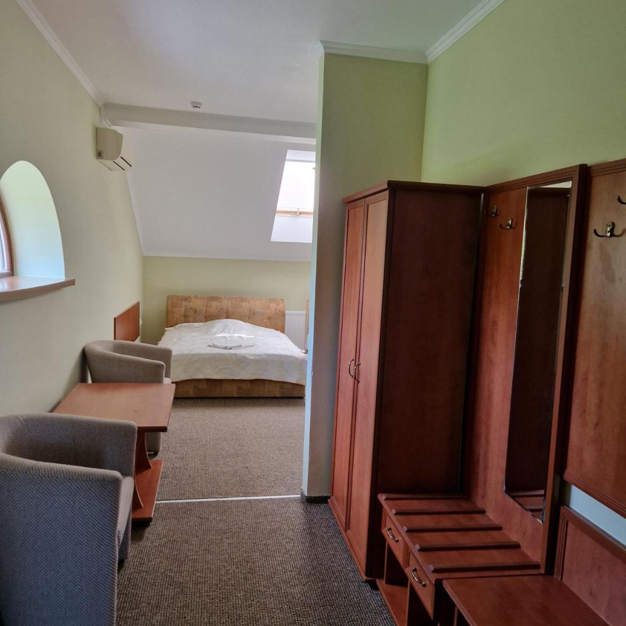Hotel Helikon Yanoshi Εξωτερικό φωτογραφία