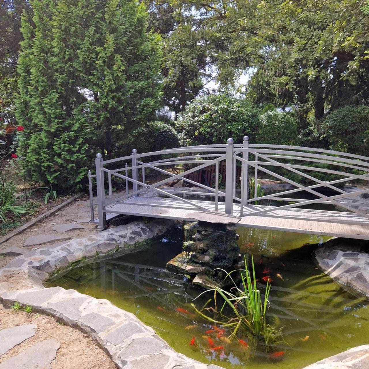 Hotel Helikon Yanoshi Εξωτερικό φωτογραφία