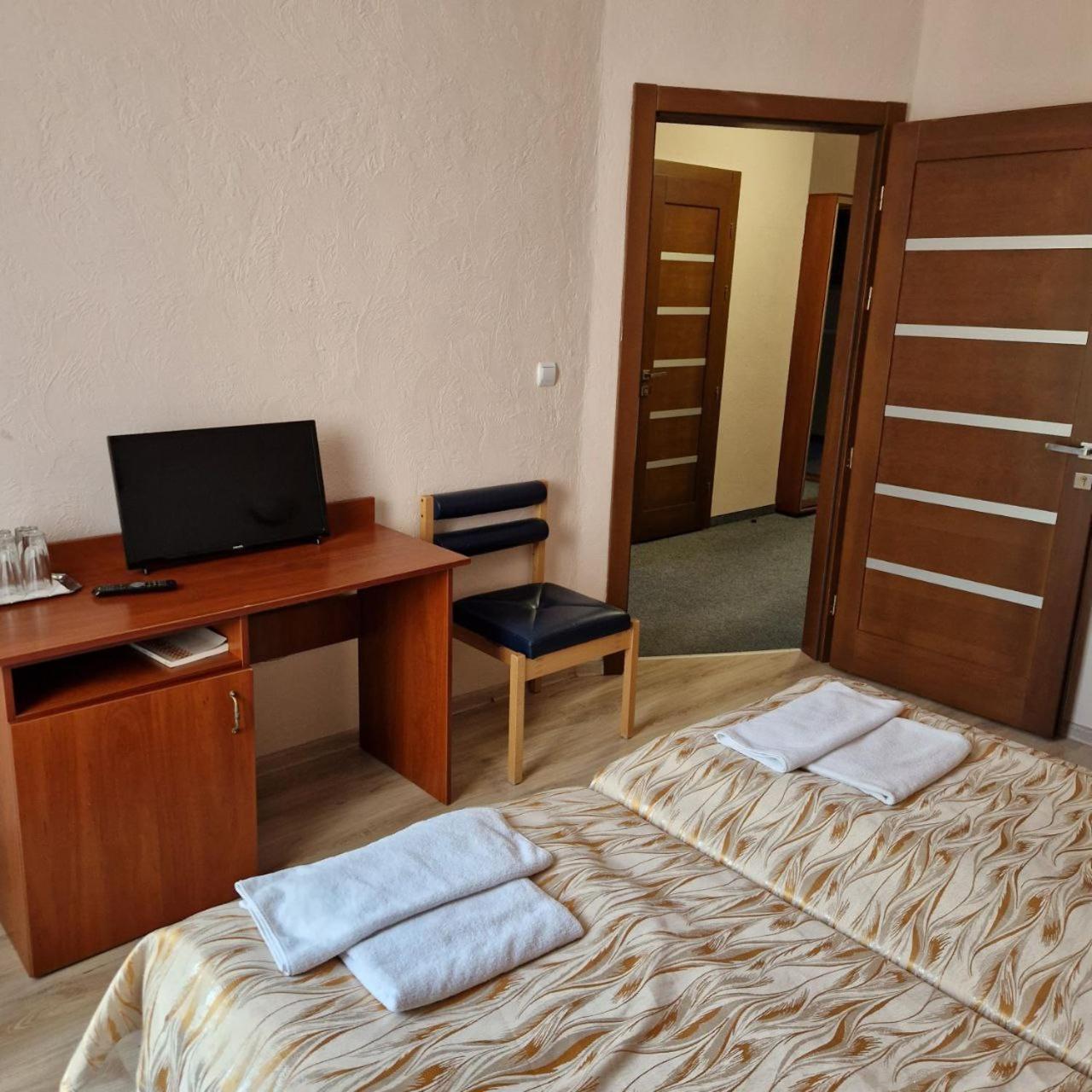 Hotel Helikon Yanoshi Εξωτερικό φωτογραφία