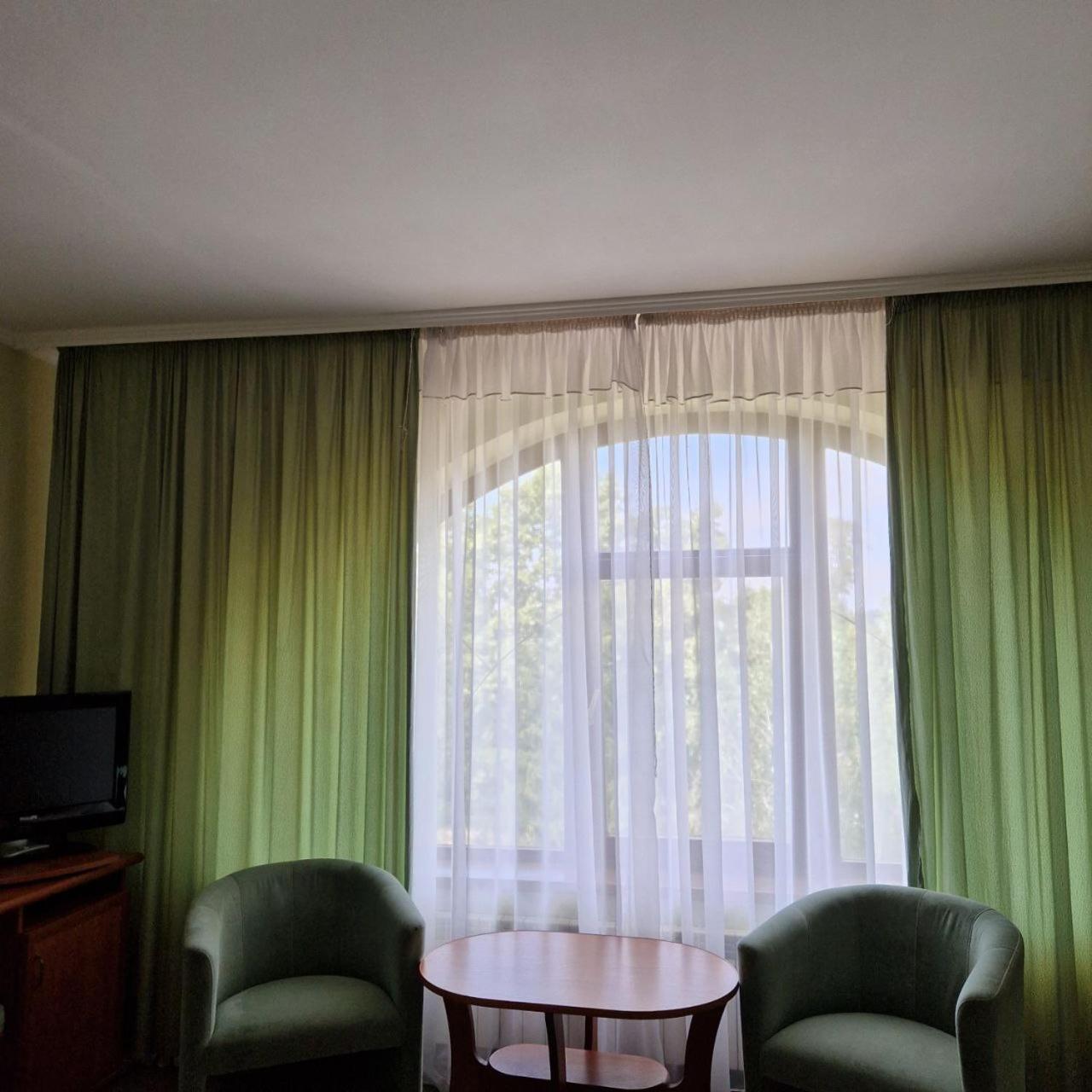 Hotel Helikon Yanoshi Εξωτερικό φωτογραφία