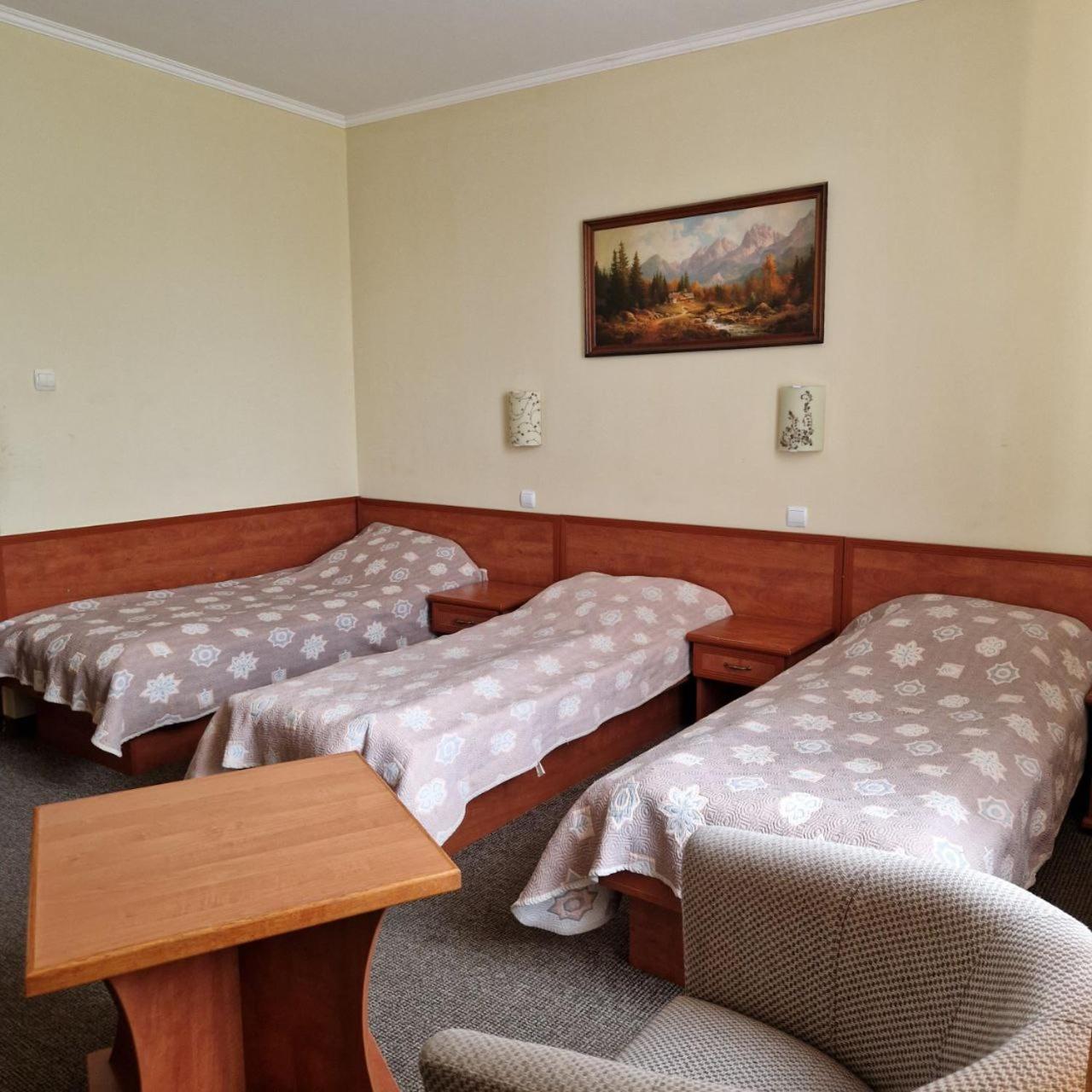 Hotel Helikon Yanoshi Εξωτερικό φωτογραφία