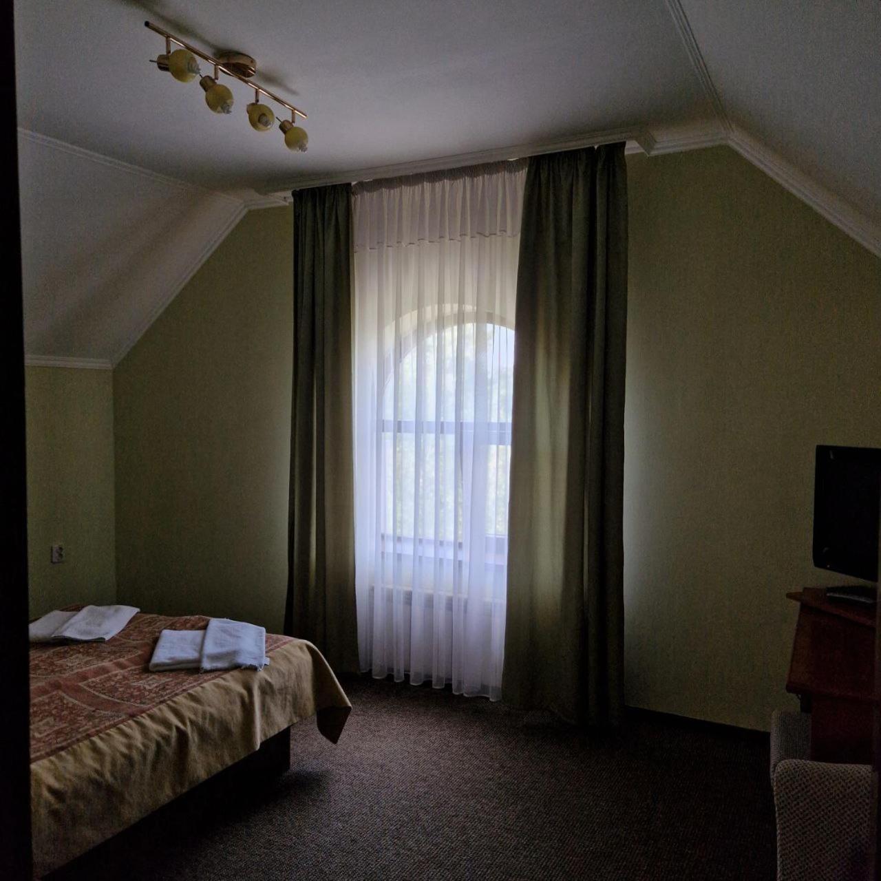 Hotel Helikon Yanoshi Εξωτερικό φωτογραφία