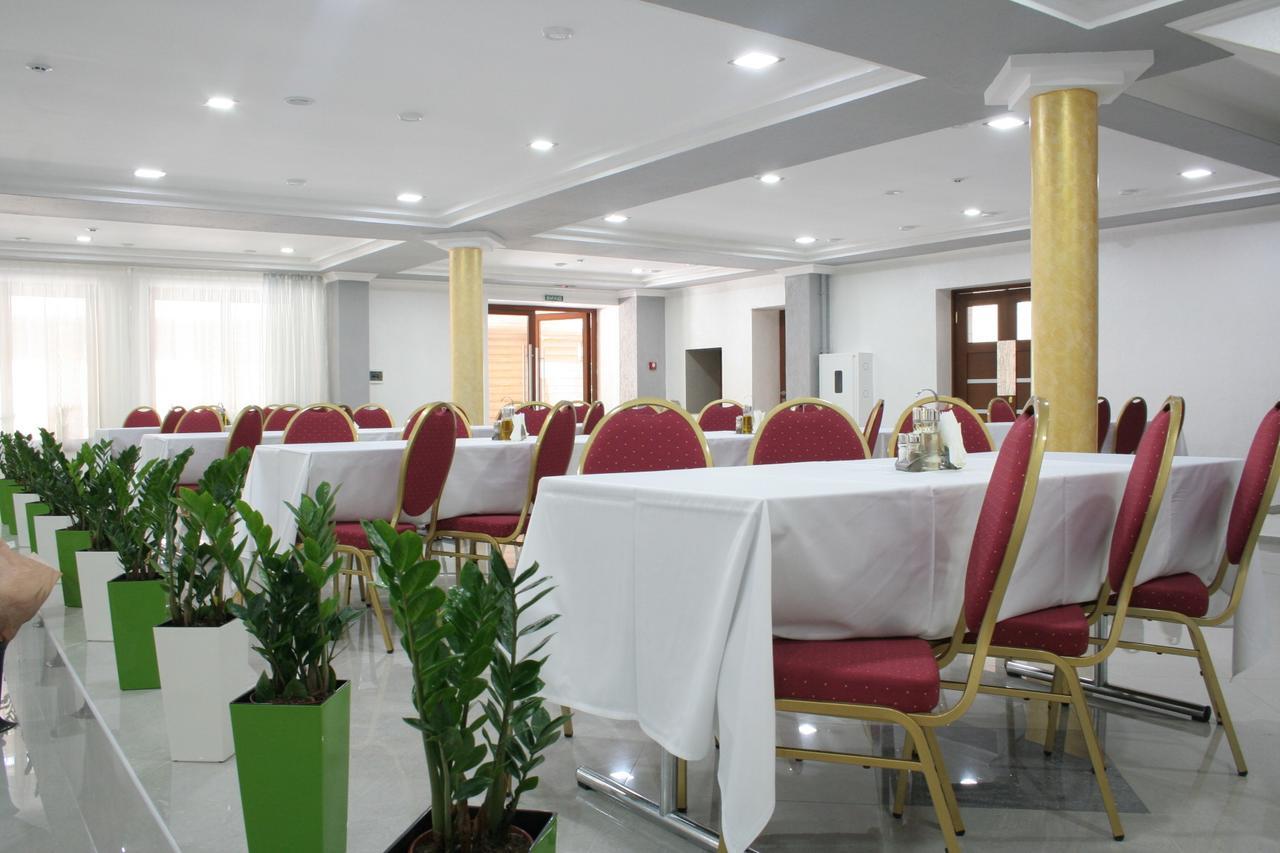 Hotel Helikon Yanoshi Εξωτερικό φωτογραφία